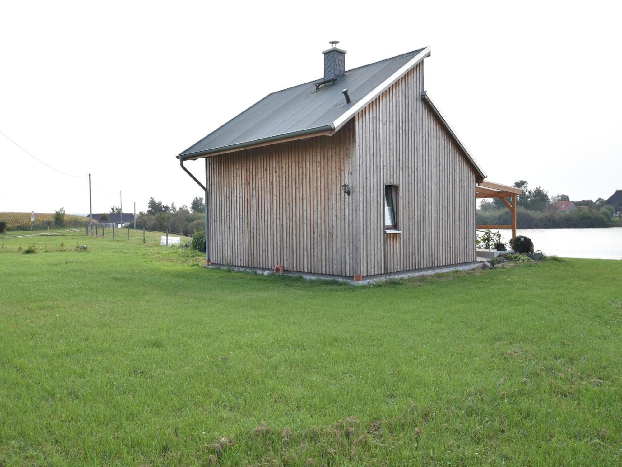 Enchanting Holiday Home By The Lake In Ruehn Ruhn Exteriör bild