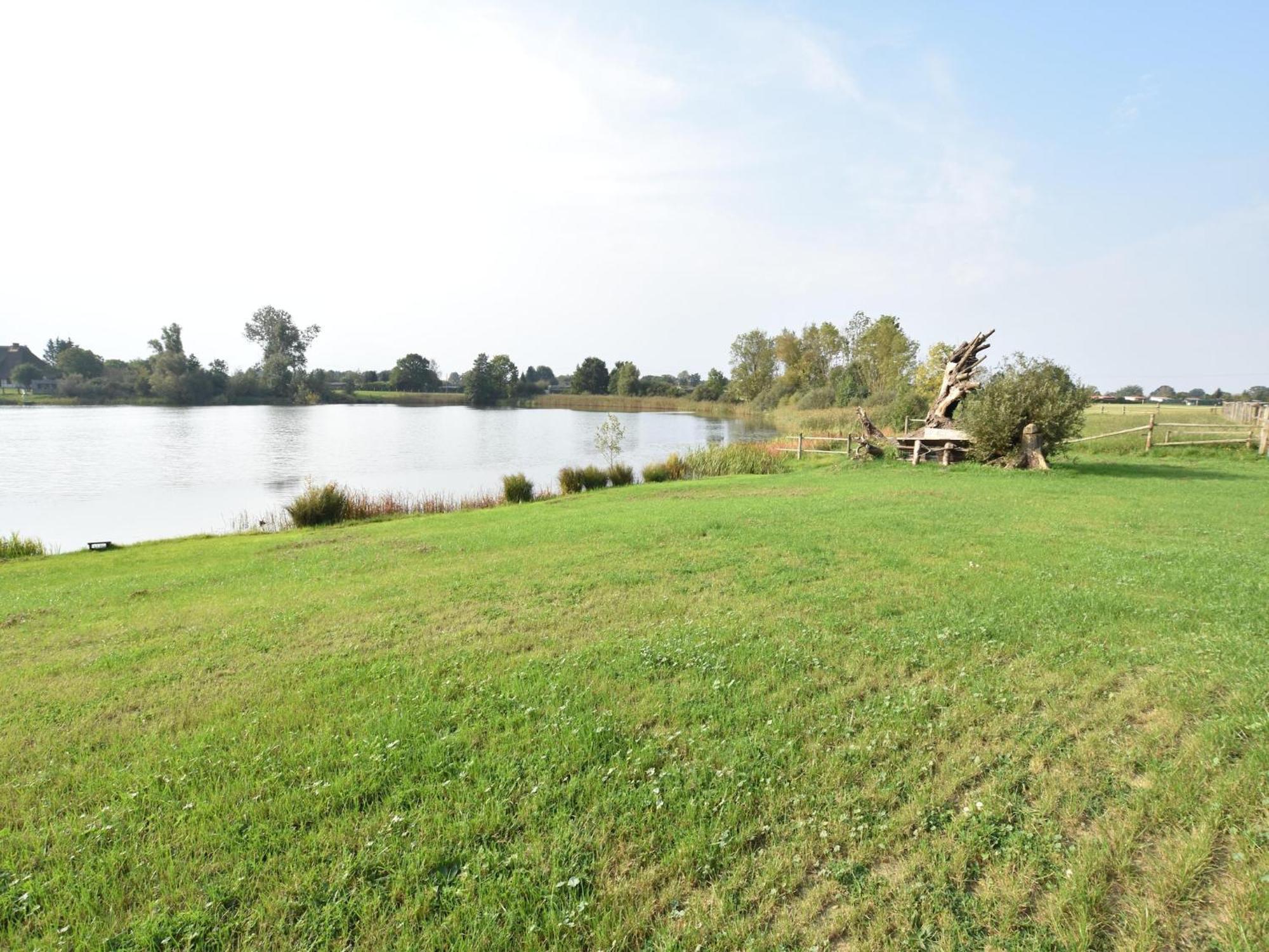 Enchanting Holiday Home By The Lake In Ruehn Ruhn Exteriör bild